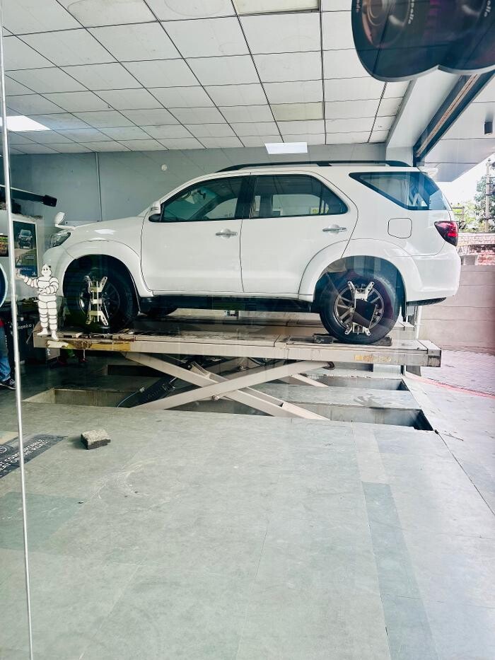 Images Michelin Tyres & Services - Universal Tyres