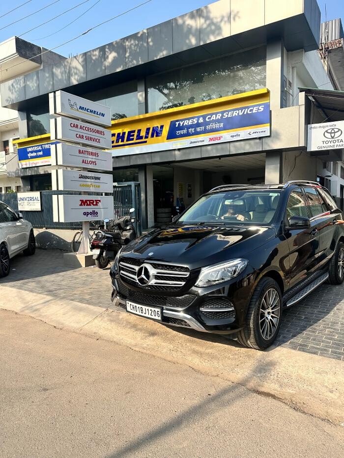 Images Michelin Tyres & Services - Universal Tyres