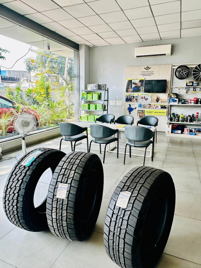 Images Michelin Tyres & Services - Universal Tyres
