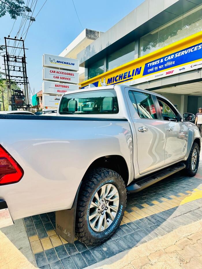 Images Michelin Tyres & Services - Universal Tyres