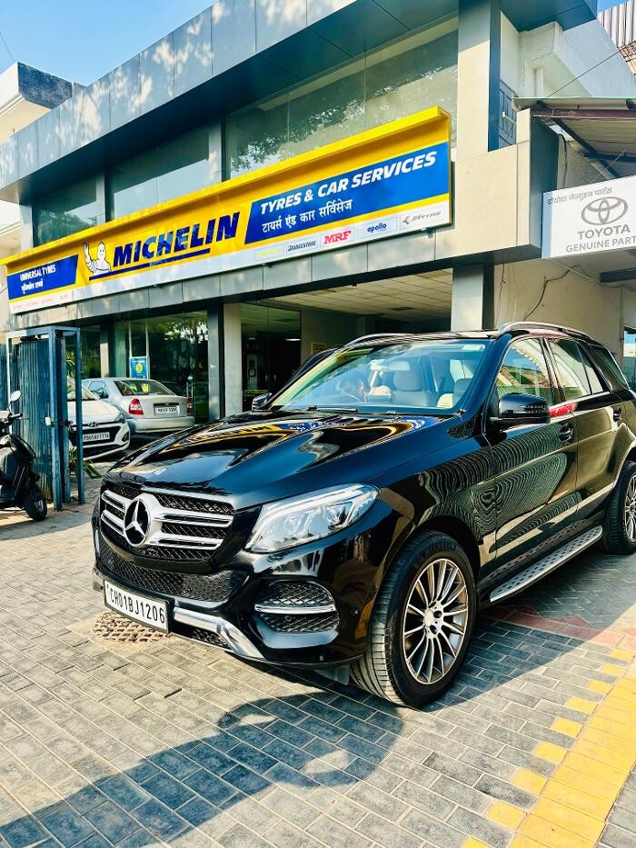 Images Michelin Tyres & Services - Universal Tyres