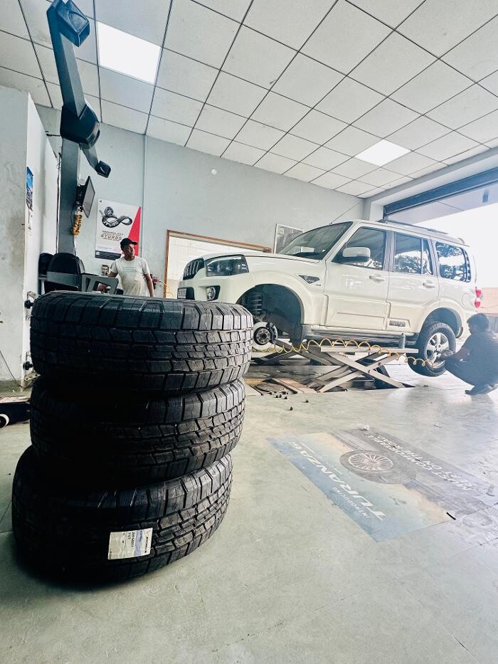 Images Michelin Tyres & Services - Universal Tyres