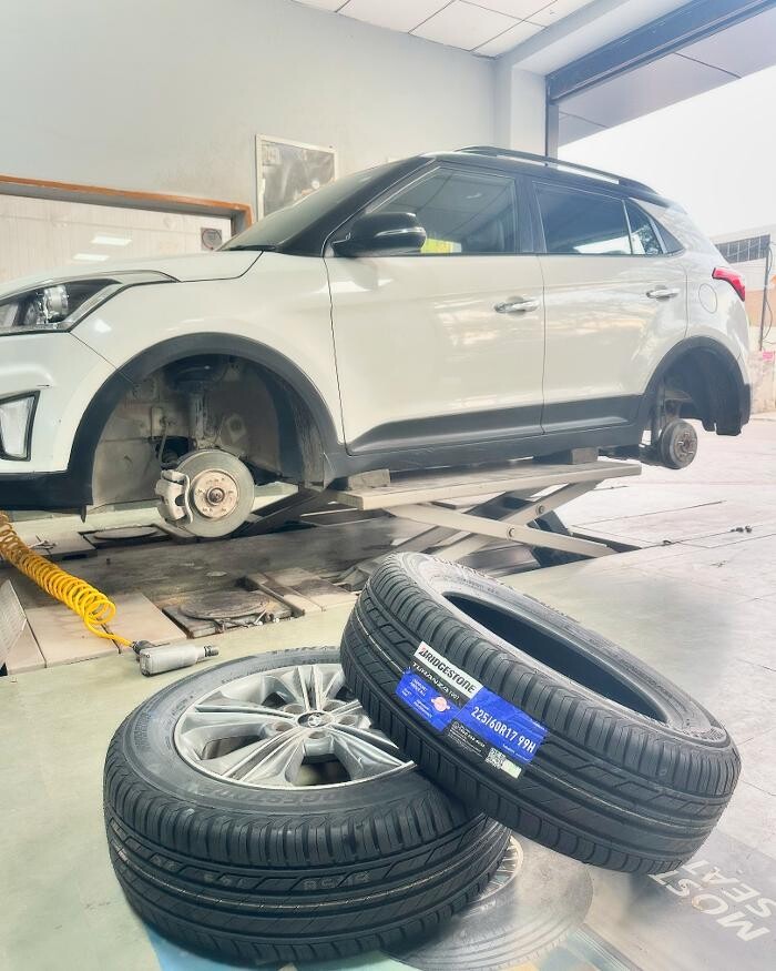 Images Michelin Tyres & Services - Universal Tyres