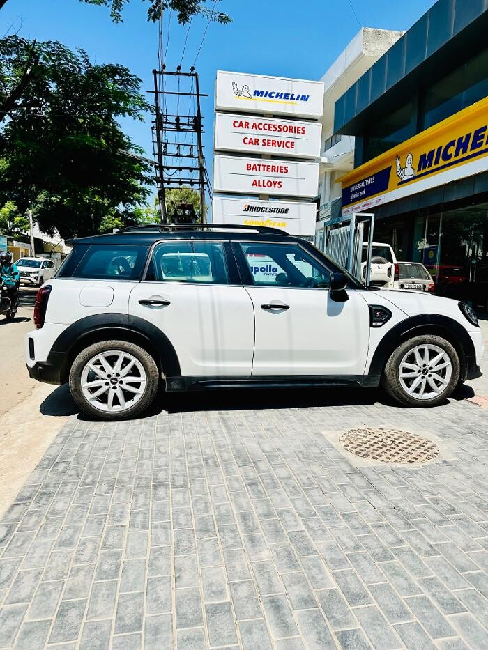 Images Michelin Tyres & Services - Universal Tyres