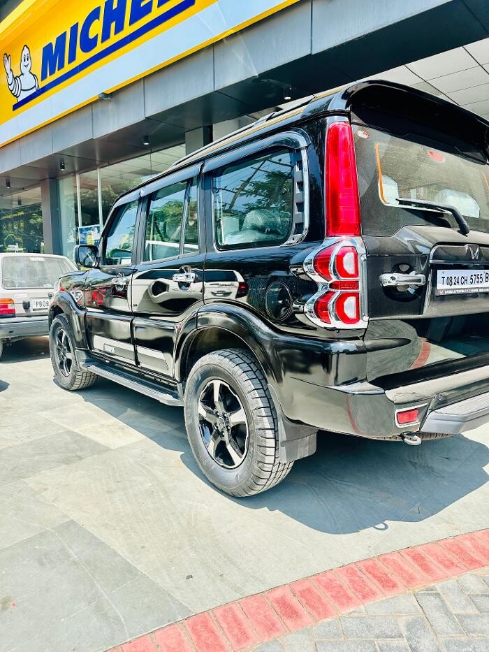 Images Michelin Tyres & Services - Universal Tyres