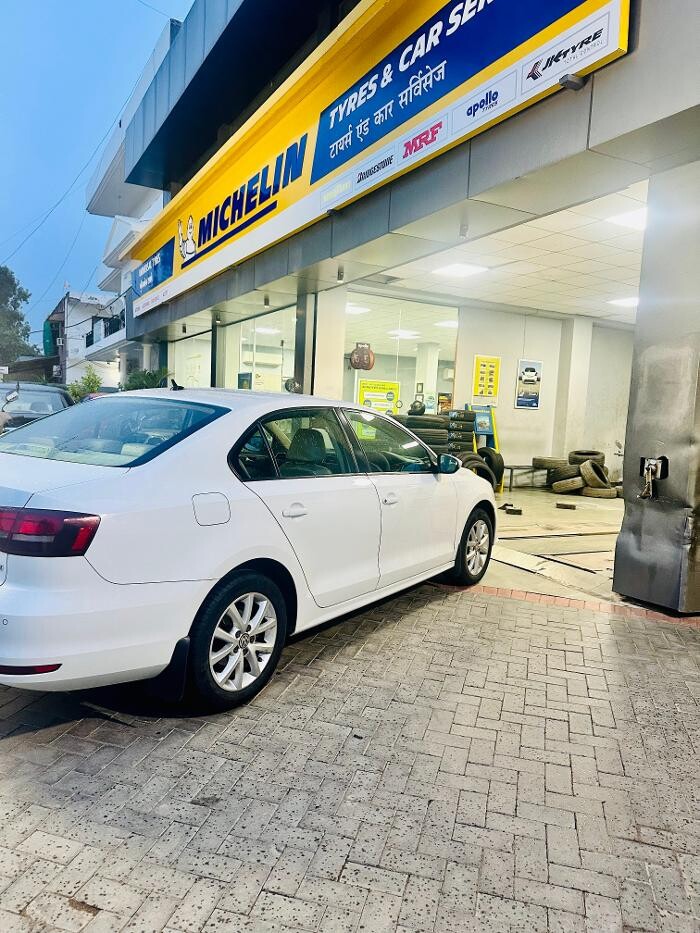 Images Michelin Tyres & Services - Universal Tyres