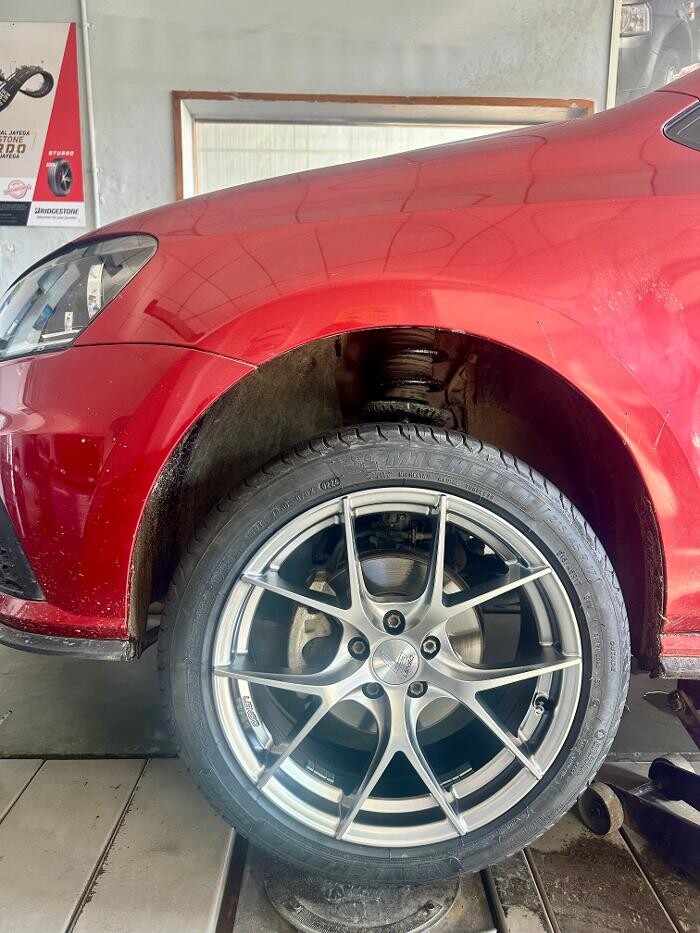 Images Michelin Tyres & Services - Universal Tyres