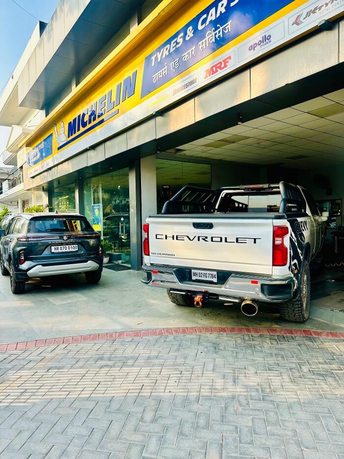 Images Michelin Tyres & Services - Universal Tyres