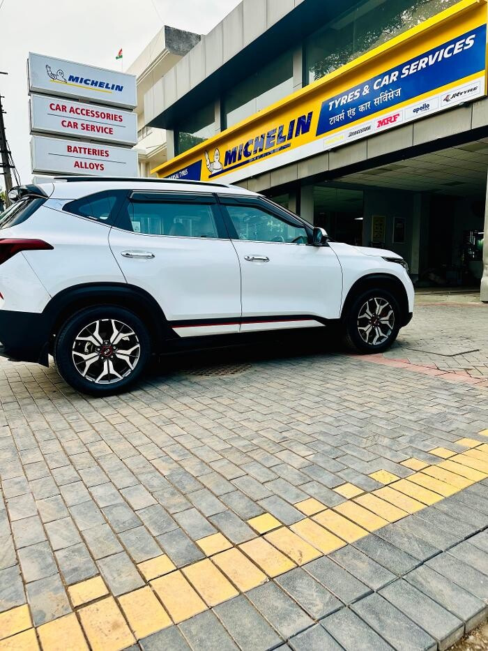 Images Michelin Tyres & Services - Universal Tyres