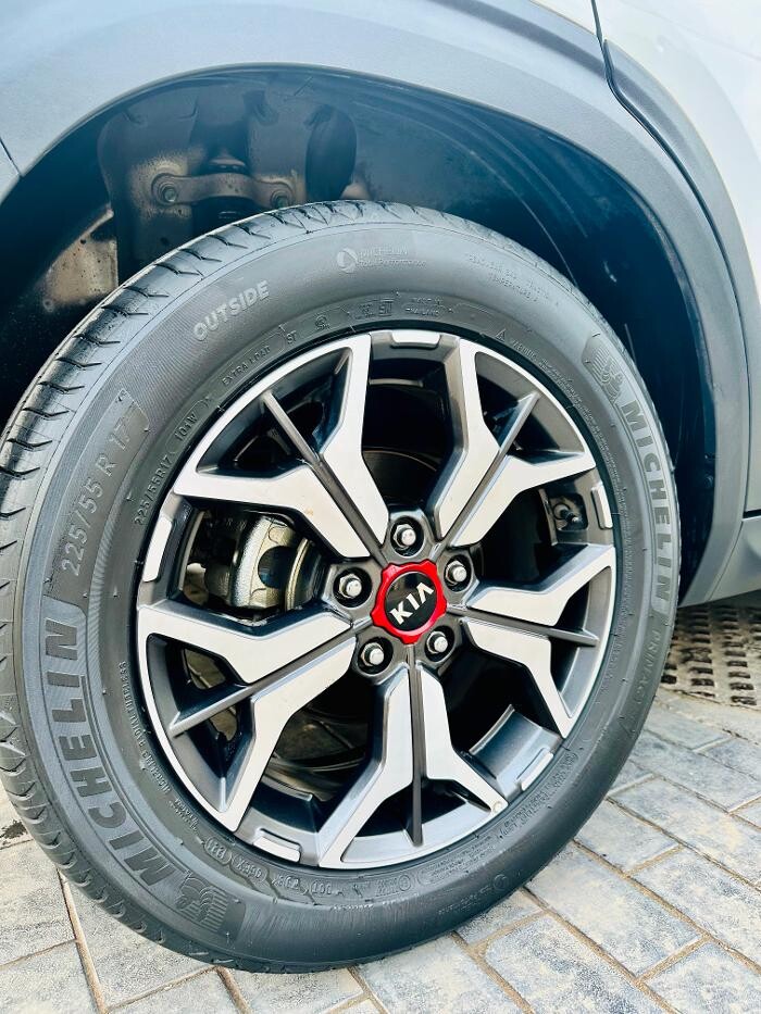 Images Michelin Tyres & Services - Universal Tyres