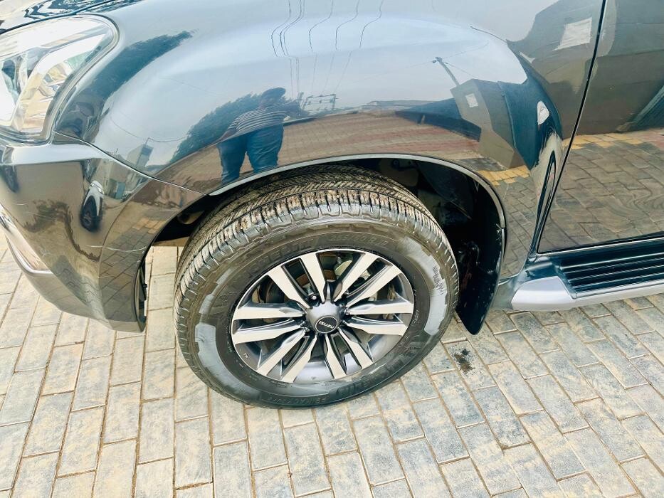 Images Michelin Tyres & Services - Universal Tyres