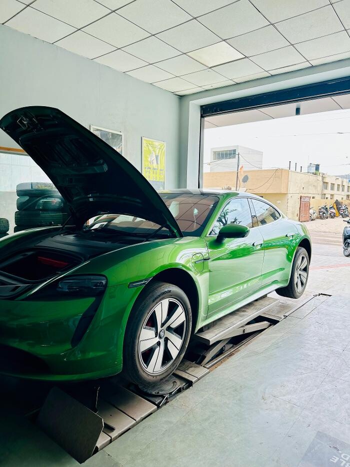 Images Michelin Tyres & Services - Universal Tyres