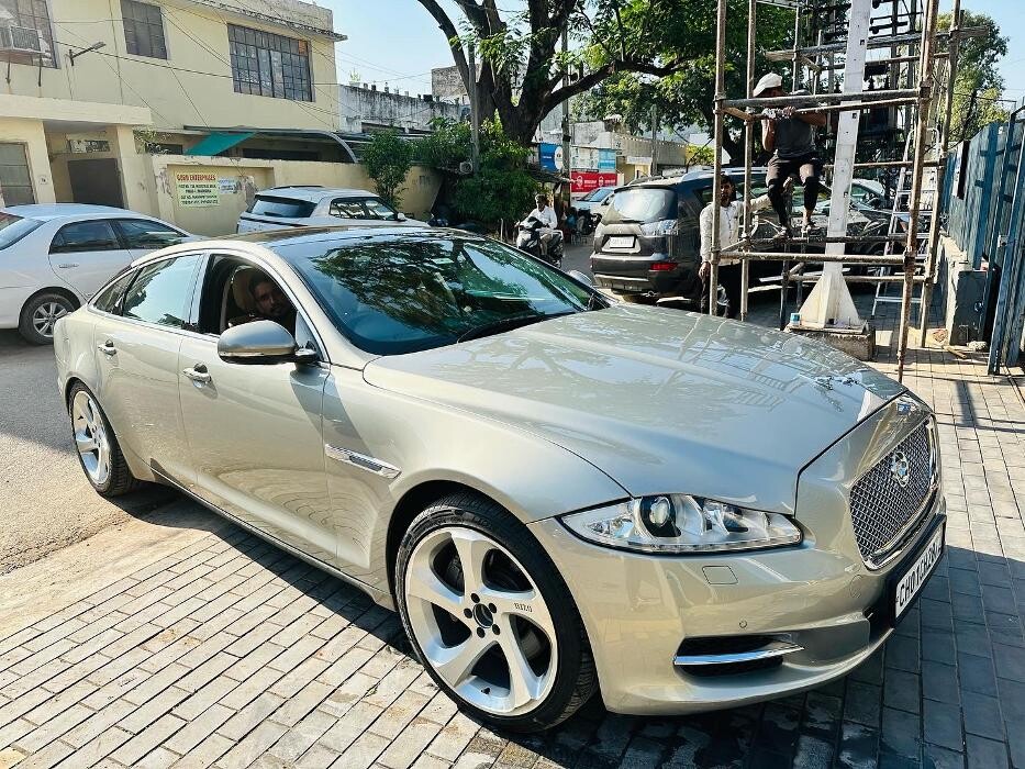 Images Michelin Tyres & Services - Universal Tyres