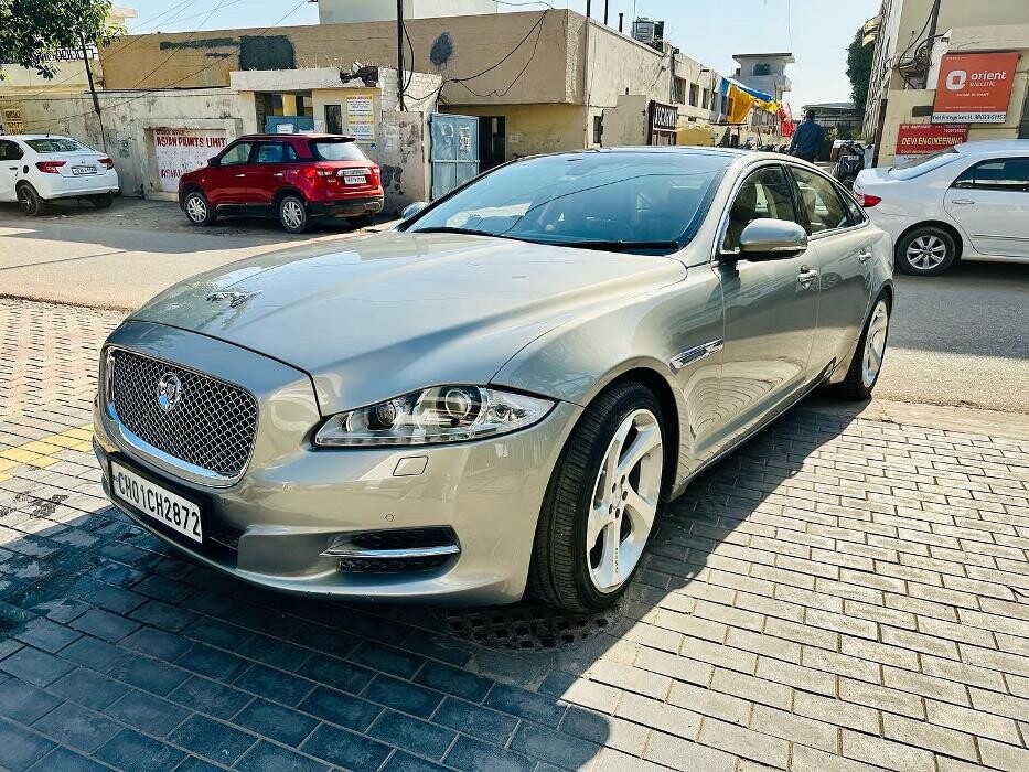 Images Michelin Tyres & Services - Universal Tyres