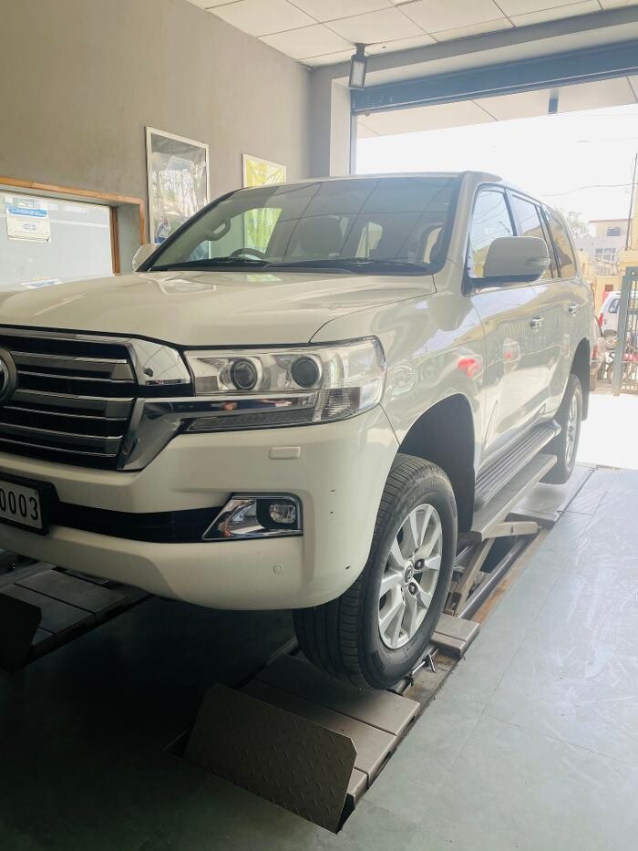 Images Michelin Tyres & Services - Universal Tyres