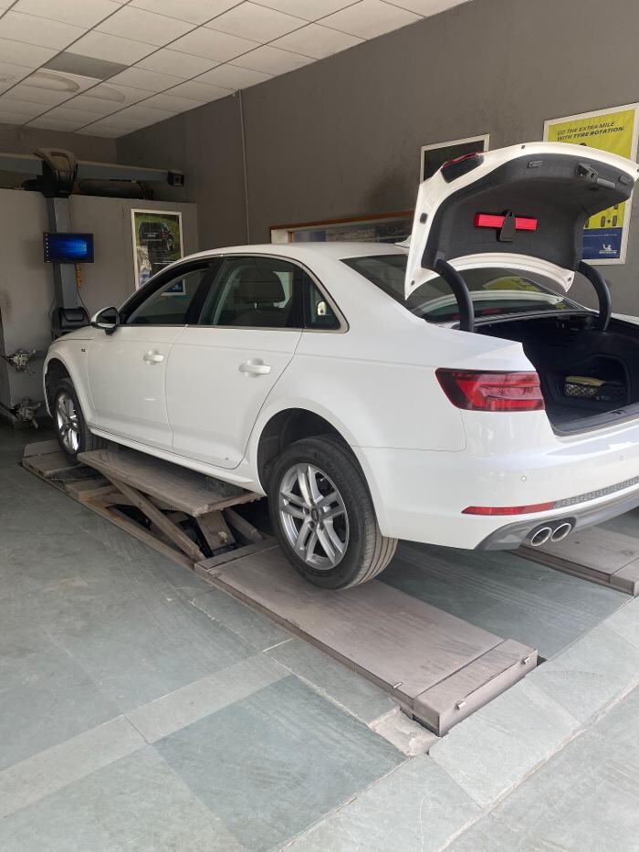 Images Michelin Tyres & Services - Universal Tyres