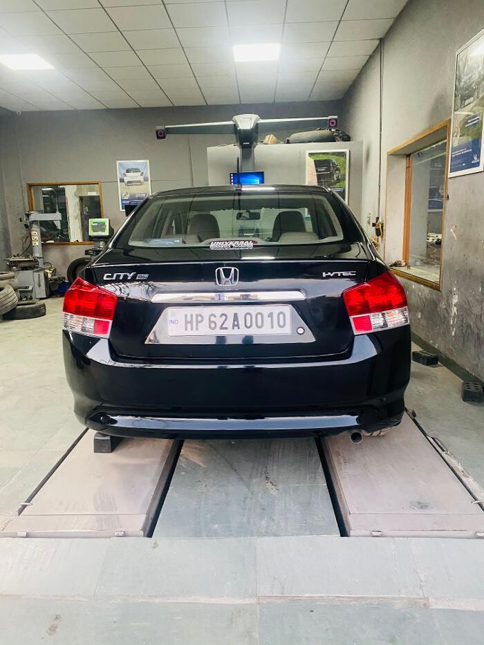 Images Michelin Tyres & Services - Universal Tyres