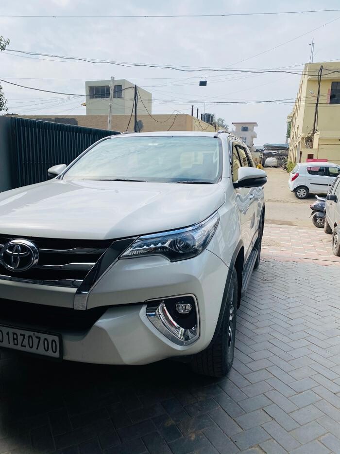 Images Michelin Tyres & Services - Universal Tyres