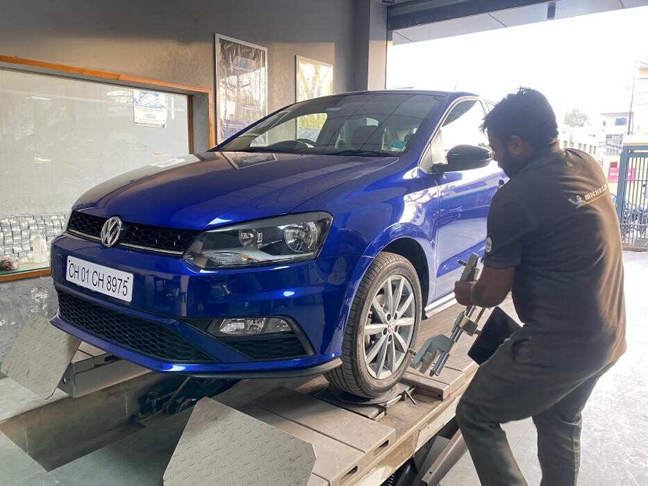 Images Michelin Tyres & Services - Universal Tyres