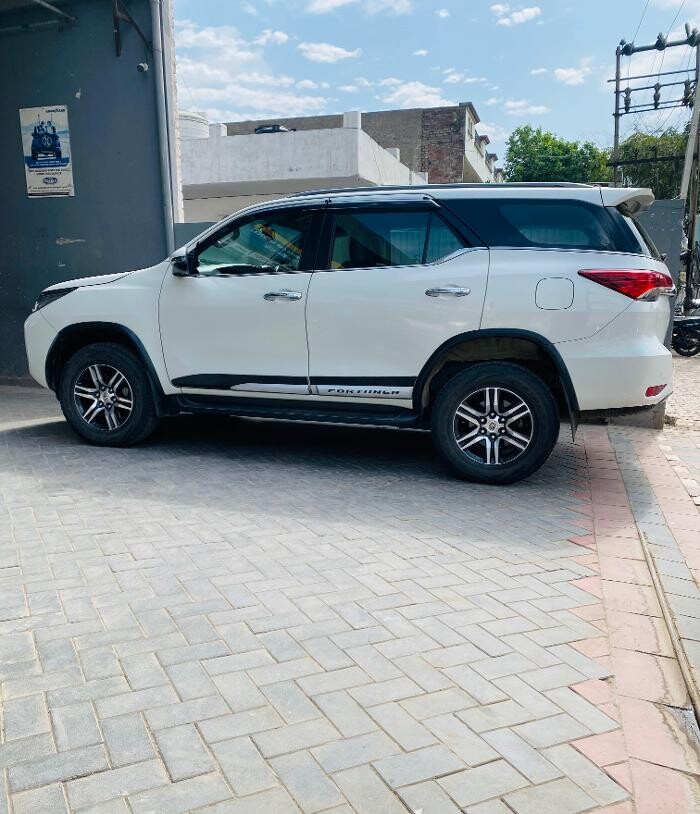 Images Michelin Tyres & Services - Universal Tyres