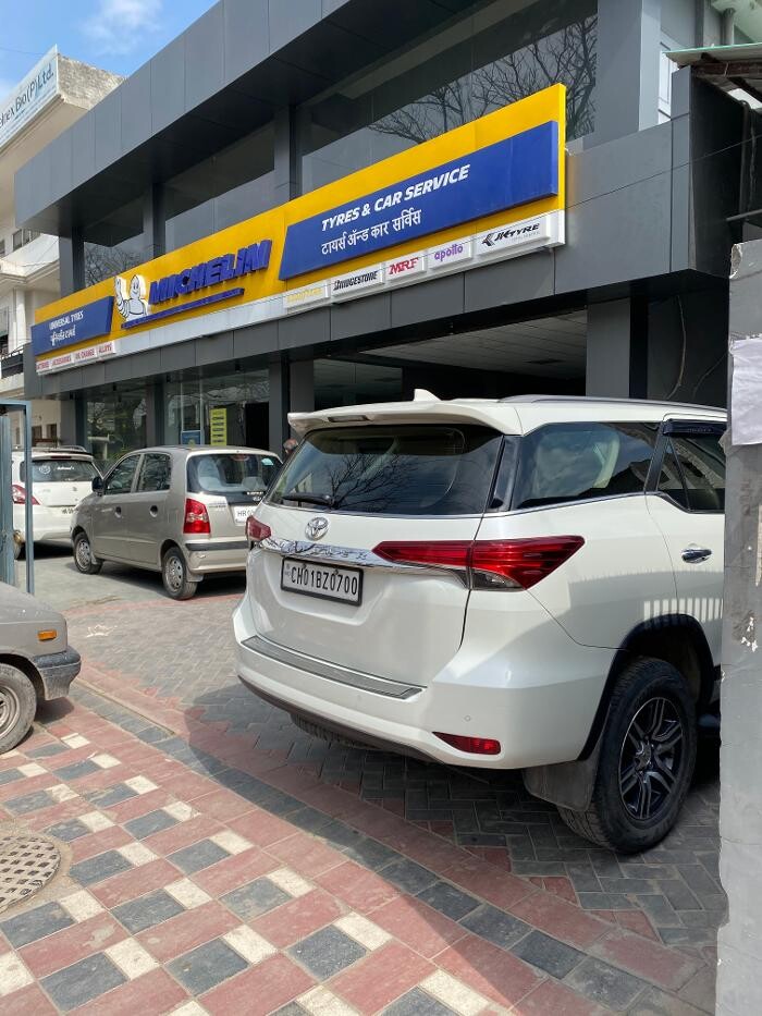 Images Michelin Tyres & Services - Universal Tyres