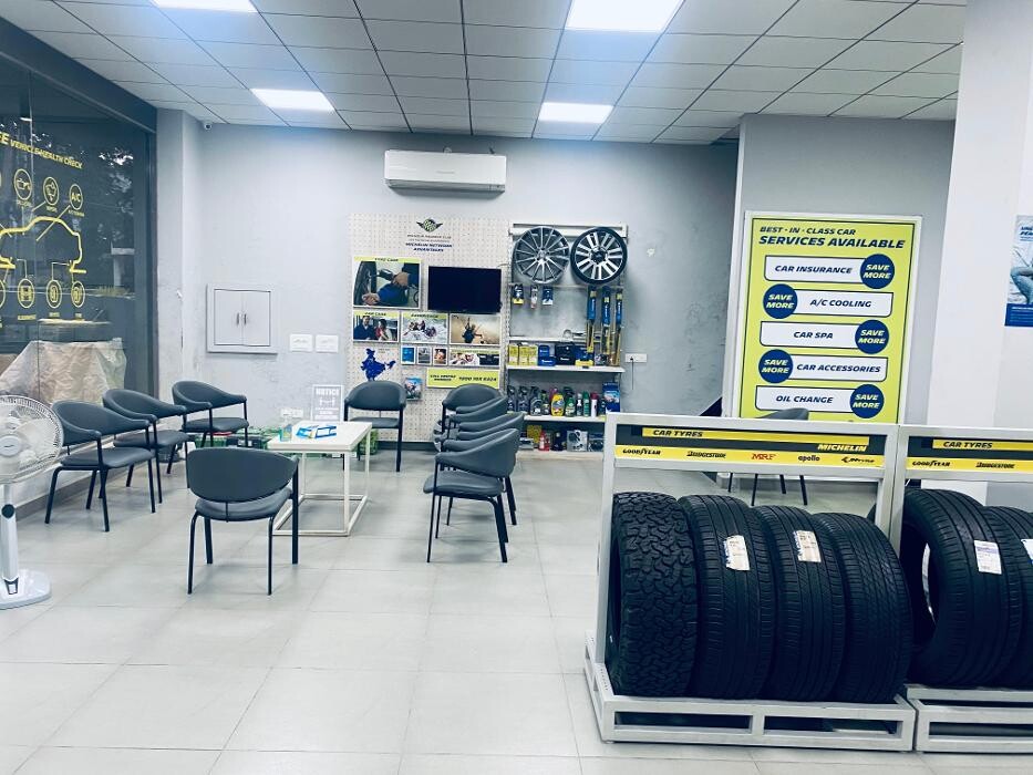 Images Michelin Tyres & Services - Universal Tyres
