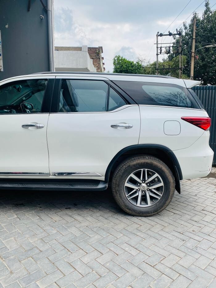 Images Michelin Tyres & Services - Universal Tyres