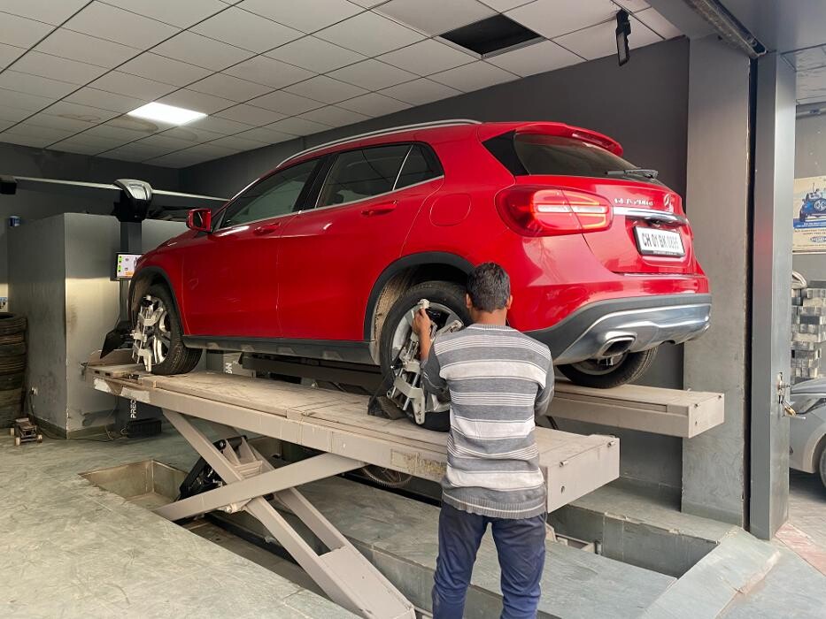 Images Michelin Tyres & Services - Universal Tyres