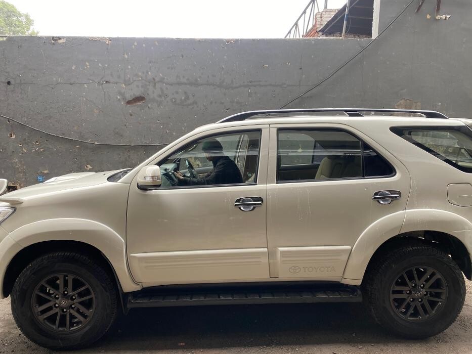 Images Michelin Tyres & Services - Universal Tyres