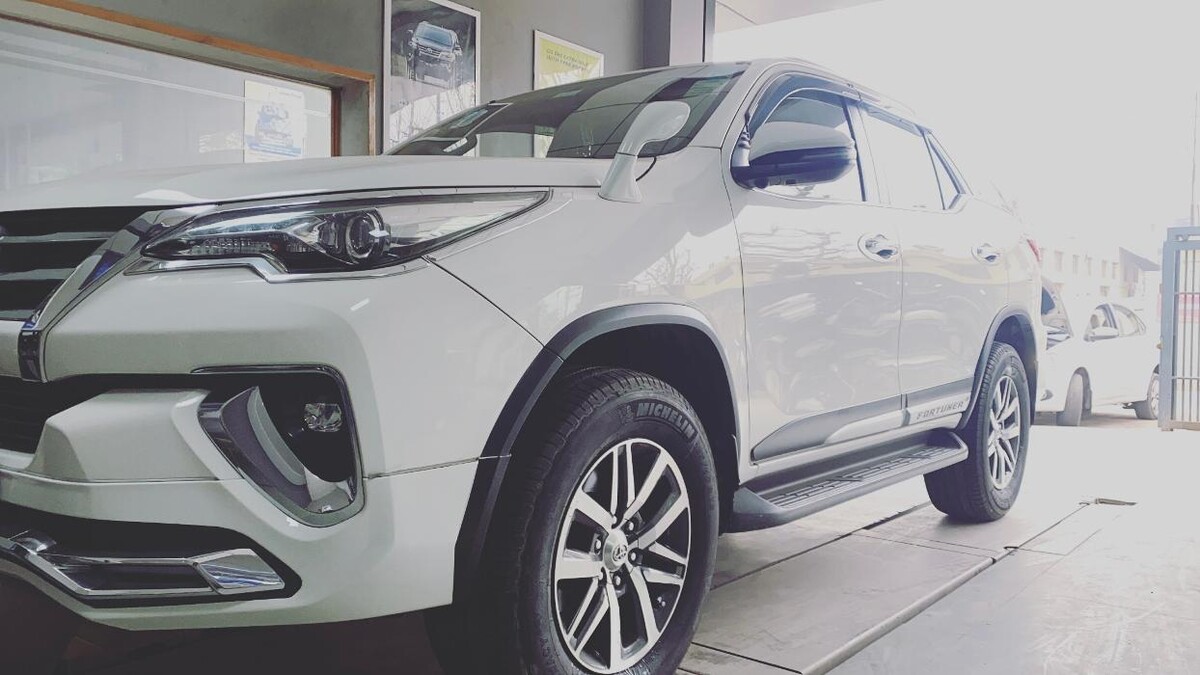 Images Michelin Tyres & Services - Universal Tyres