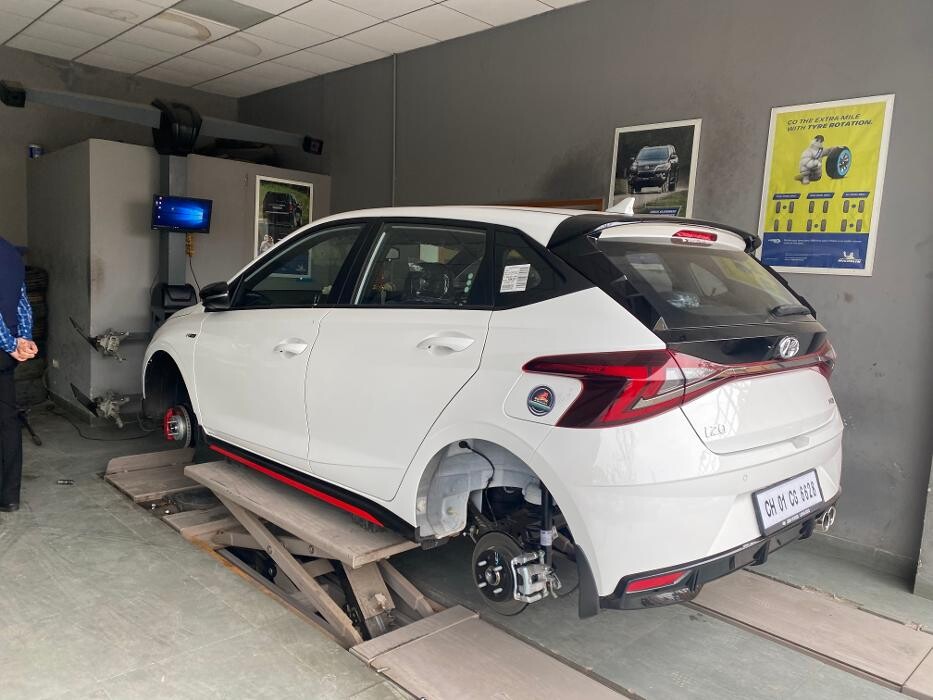 Images Michelin Tyres & Services - Universal Tyres