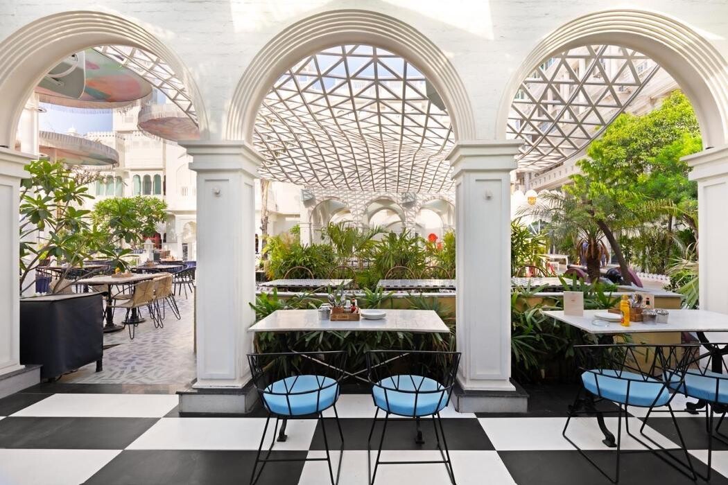 Images Dyore Restaurant & Lounge Experience