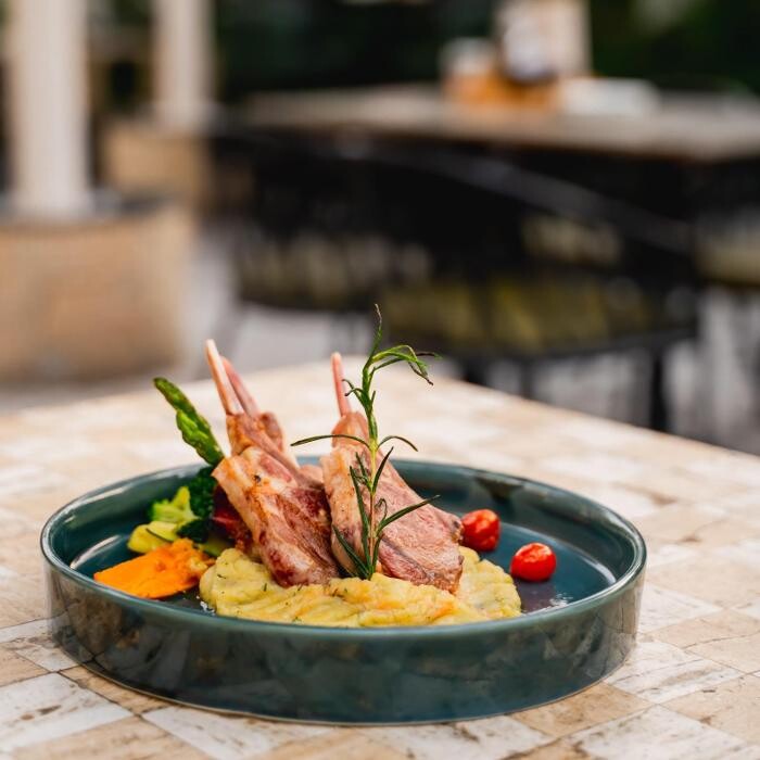 Images Dyore Restaurant & Lounge Experience