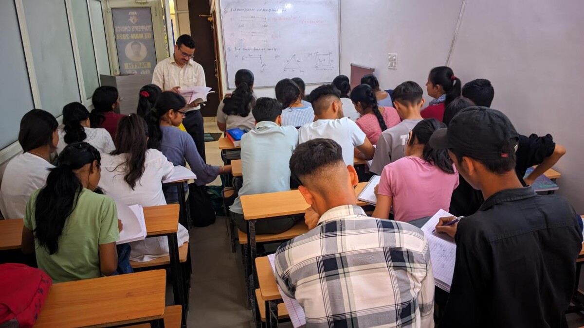 Images Topper's Choice institute JEE Dropper, NEET Dropper - Best Class 9th,10th - 11th,12th, JEE & NEET Coaching in Chandigarh