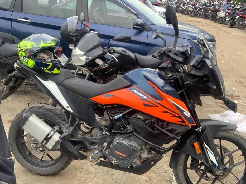 Images Rentnhop - Bike Rental in Delhi / Bike on rent in Delhi / Bike hire in Delhi