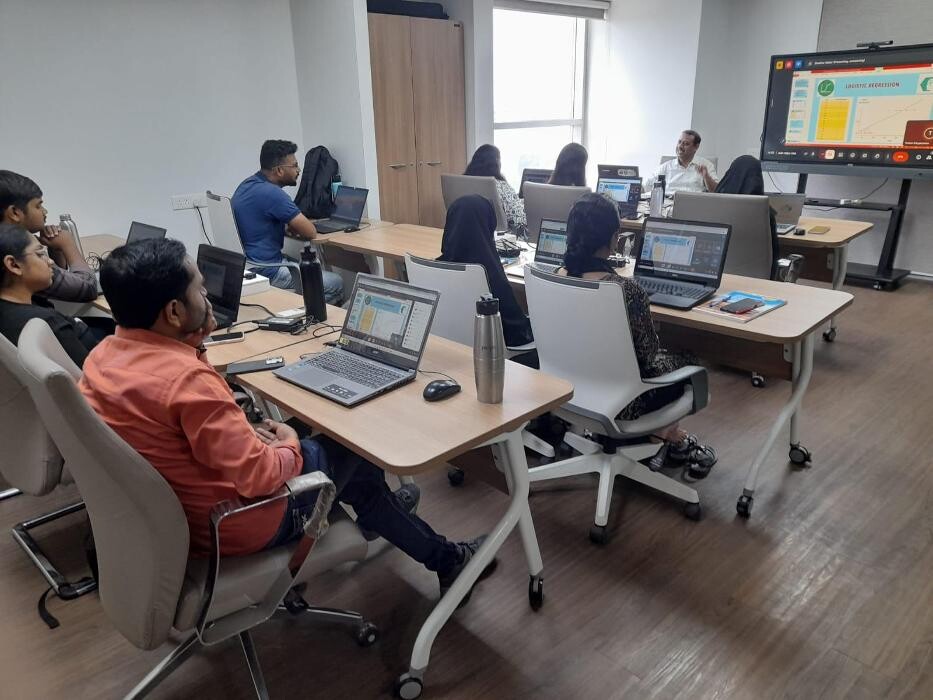 Images edu plus now: Data Science with AI ML, Data Analytics, Full Stack & Six Sigma Training Provider
