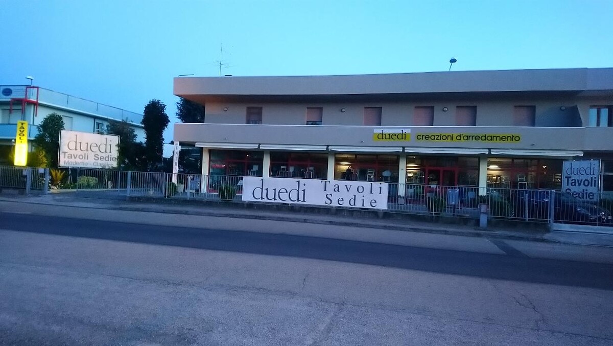 Images Duedi Tavoli e Sedie