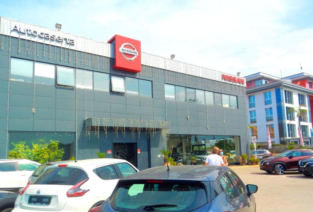 Images Autocaserta Srl - Concessionaria Nissan/ Isuzu/ Piaggio Commercial