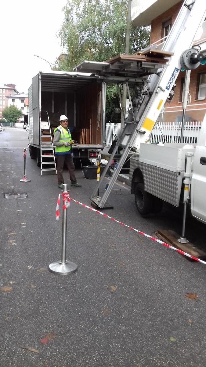 Images EM Sgomberi e Traslochi