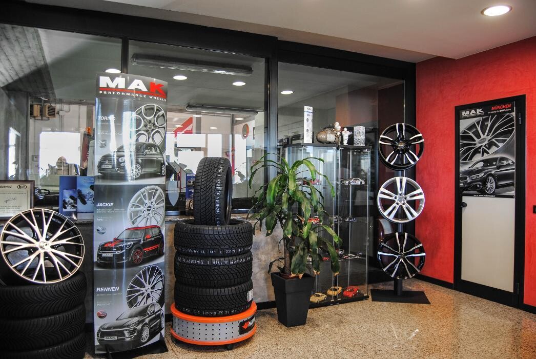 Images Airoldi Gomme Antegnate - Mastro Michelin