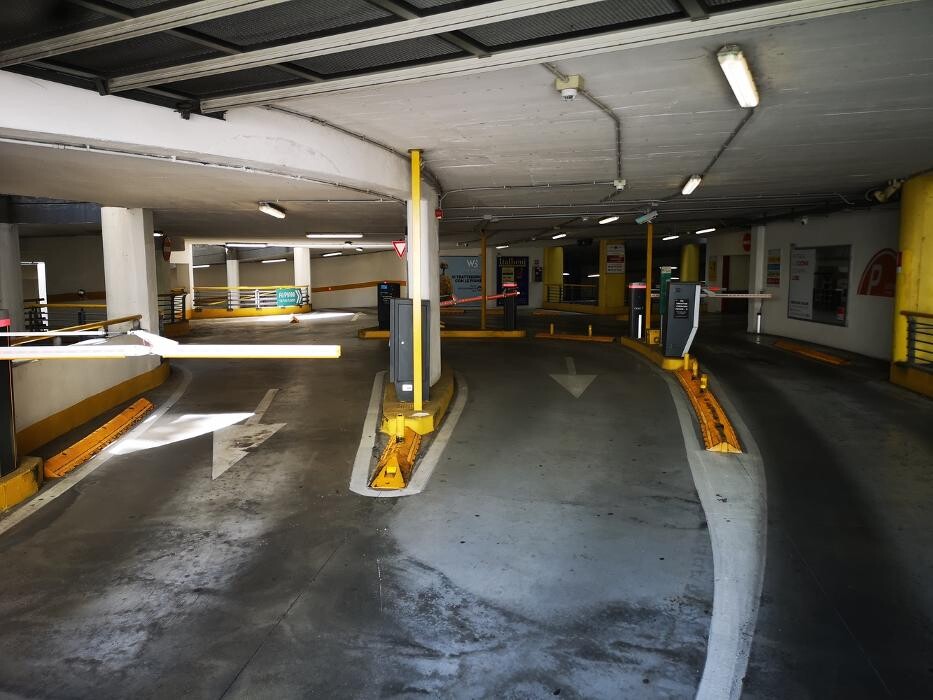 Images Parcheggio Saba Emiciclo G. Garibaldi