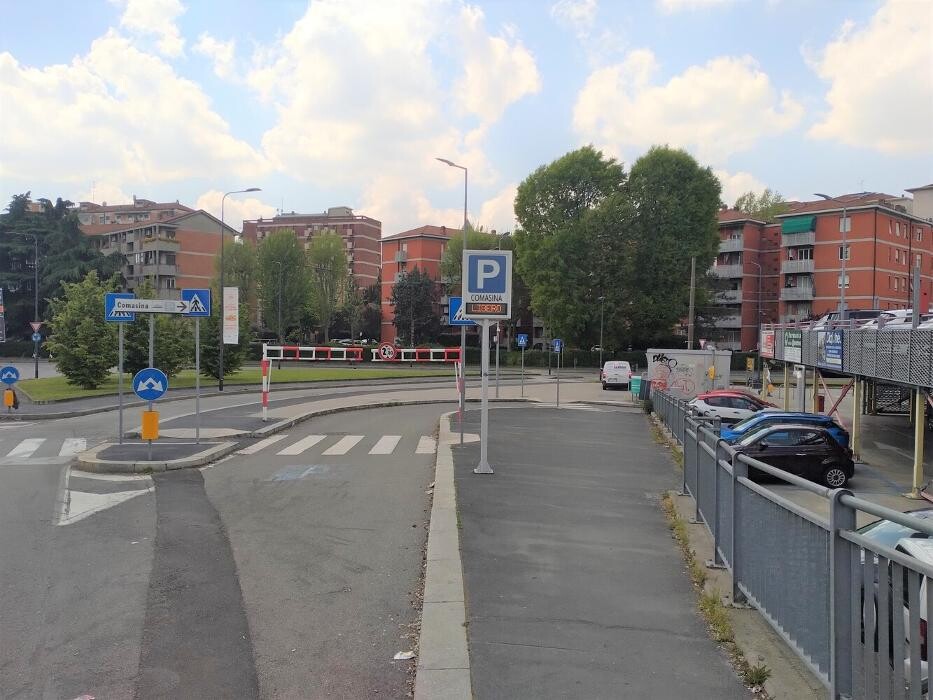 Images Parcheggio Saba Comasina