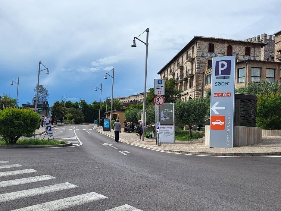 Images Parcheggio Saba Giovanni Paolo II