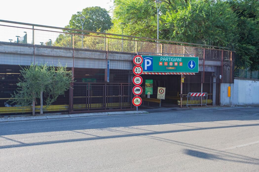 Images Parcheggio Saba Piazza Partigiani