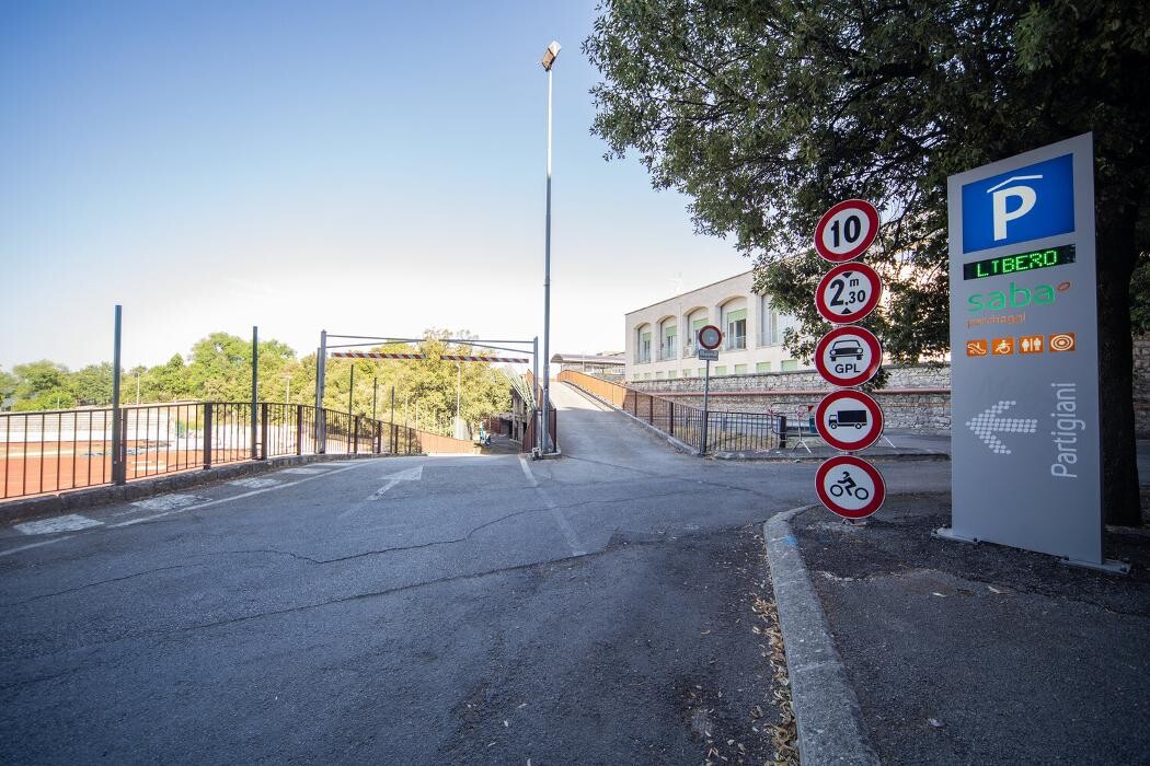 Images Parcheggio Saba Piazza Partigiani
