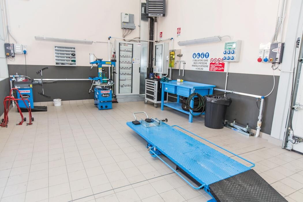 Images Euromaster Contessi Fornace Zarattini - GOMMISTA e REVISIONI