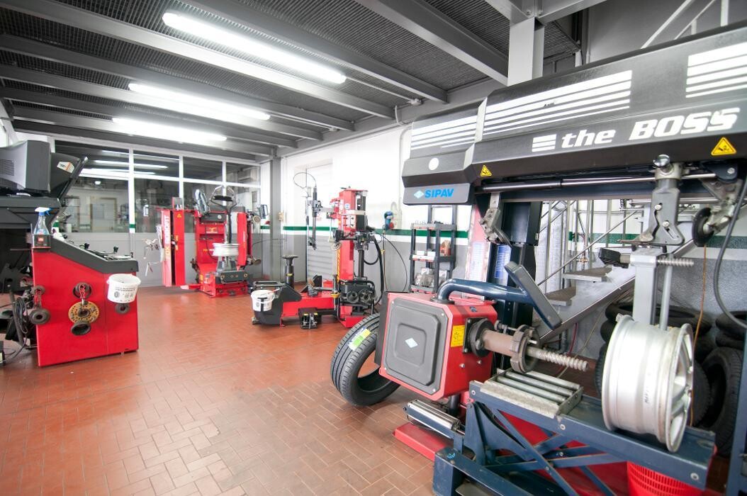 Images Euromaster Manunza Gomme