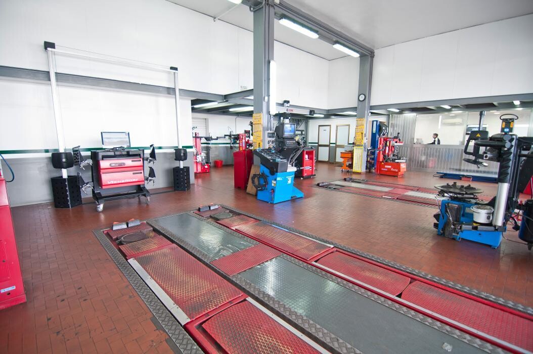 Images Euromaster Manunza Gomme