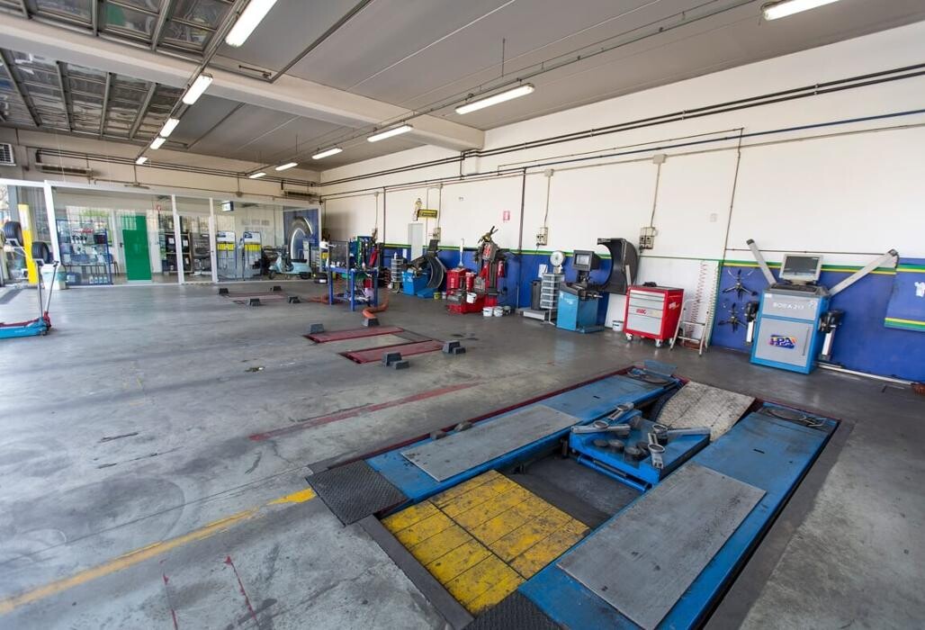 Images Euromaster Pneus Estense