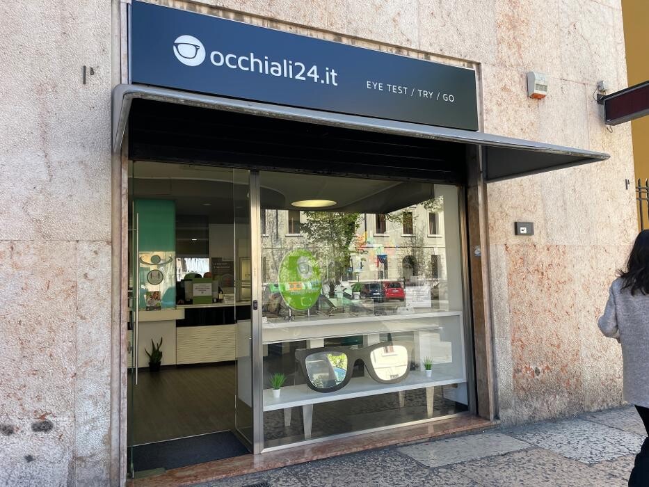 Images occhiali24.it (Verona, Via Della Valverde 1)